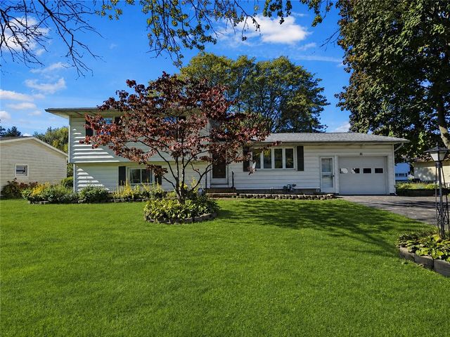 61 Debby Lane, Gates, NY 14606