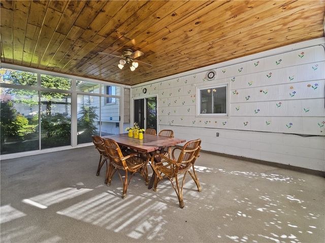 61 Debby Lane, Gates, NY 14606