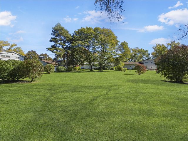 61 Debby Lane, Gates, NY 14606
