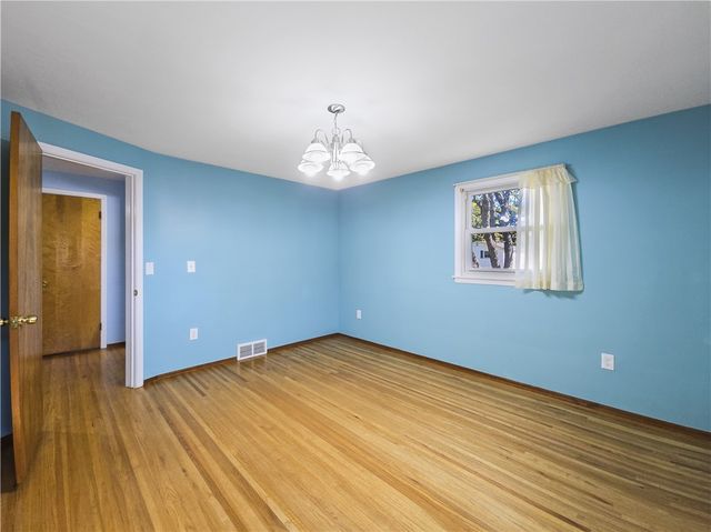 61 Debby Lane, Gates, NY 14606
