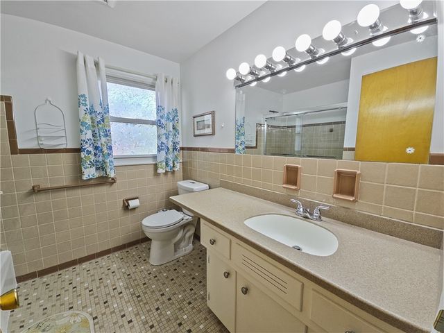 61 Debby Lane, Gates, NY 14606