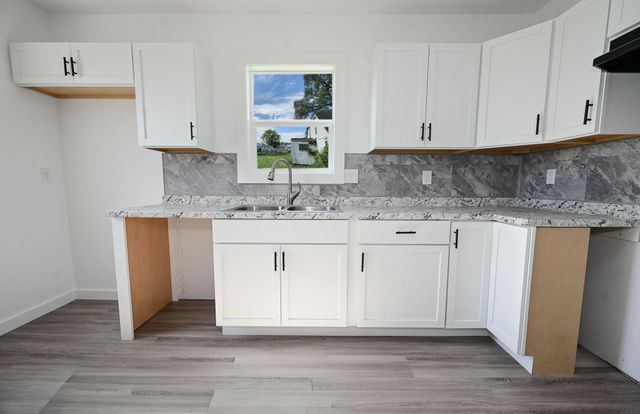 910 East Street, Lamont, IA 50650