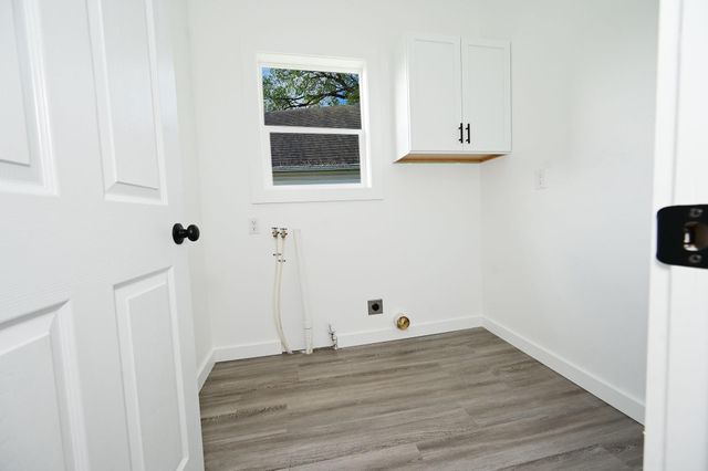 910 East Street, Lamont, IA 50650