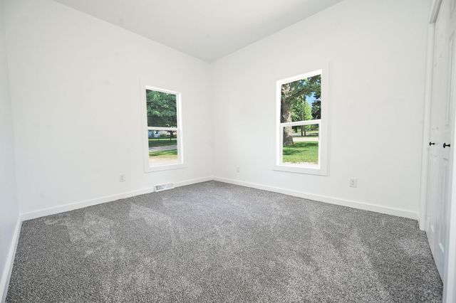 910 East Street, Lamont, IA 50650
