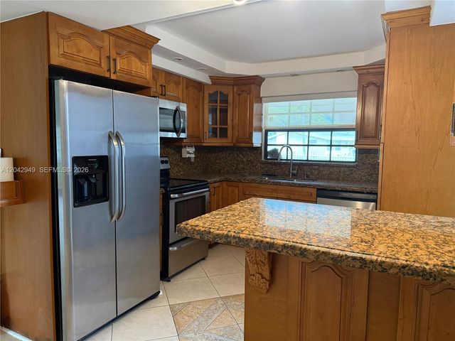 401 NW 198th St, Miami Gardens, FL 33169