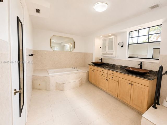 401 NW 198th St, Miami Gardens, FL 33169