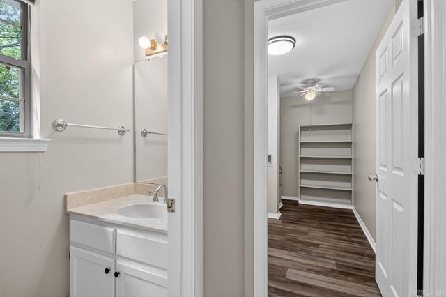 1212 River Oaks Drive, Benton, AR 72019
