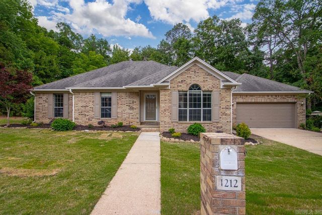1212 River Oaks Drive, Benton, AR 72019