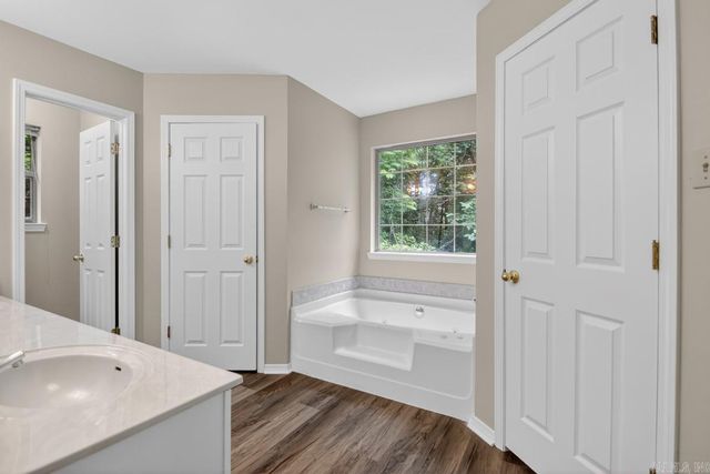 1212 River Oaks Drive, Benton, AR 72019