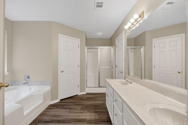 1212 River Oaks Drive, Benton, AR 72019
