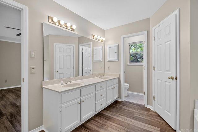 1212 River Oaks Drive, Benton, AR 72019
