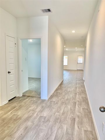 2213 Laurel Bloom Ln, Sealy, TX 77474
