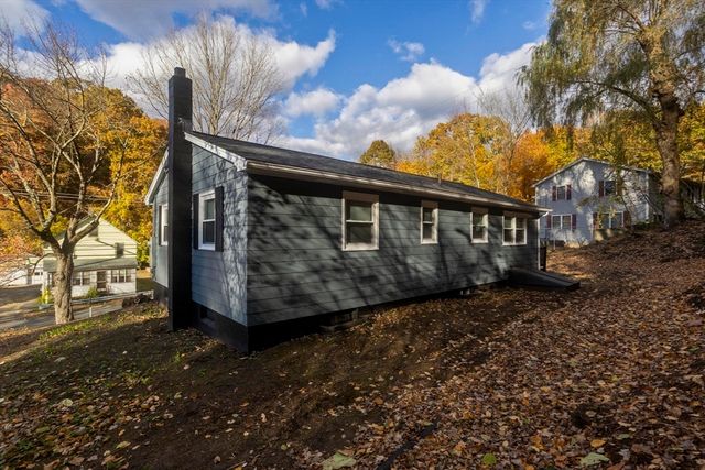 35 Ludlow Rd, South Hadley, MA 01075