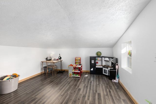 101 River Court, St. Louis, MI 48880