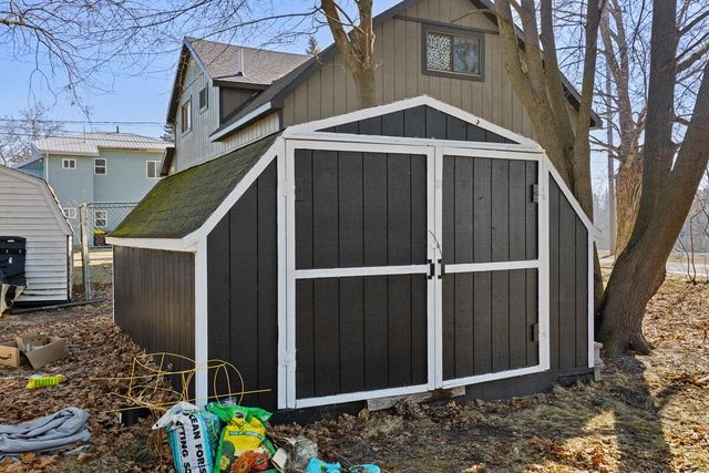 101 River Court, St. Louis, MI 48880