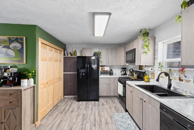 101 River Court, St. Louis, MI 48880