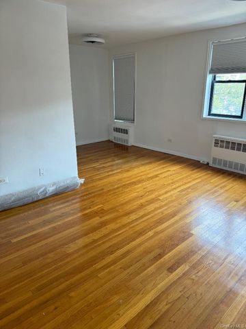 84-10 153rd Avenue 4H, Howard Beach, NY 11414