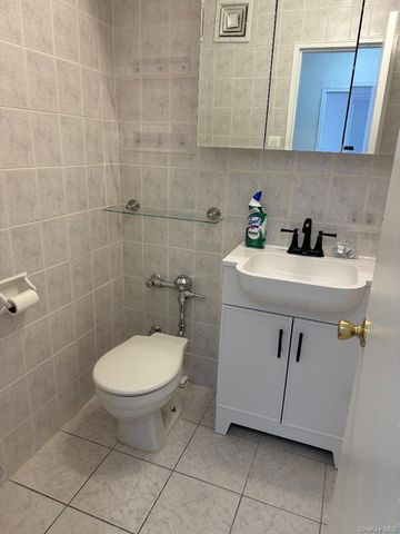 84-10 153rd Avenue 4H, Howard Beach, NY 11414