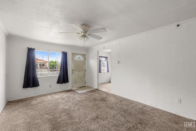 10001 Waco Avenue, Lamont, CA 93241