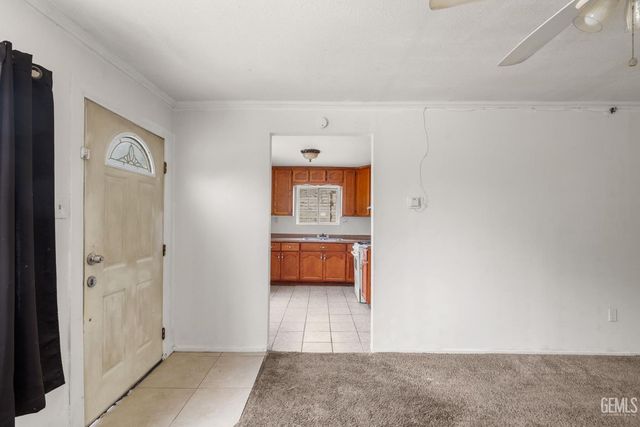 10001 Waco Avenue, Lamont, CA 93241