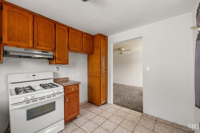 10001 Waco Avenue, Lamont, CA 93241