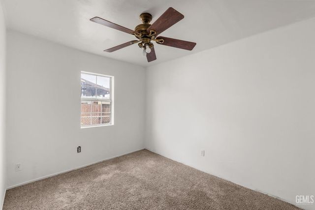 10001 Waco Avenue, Lamont, CA 93241