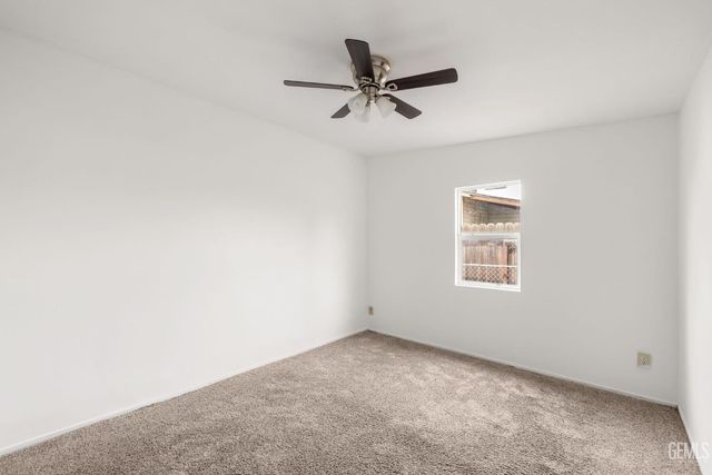 10001 Waco Avenue, Lamont, CA 93241