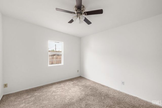 10001 Waco Avenue, Lamont, CA 93241