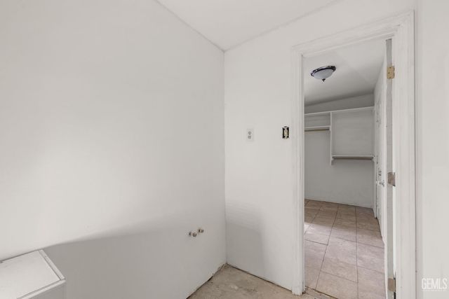 10001 Waco Avenue, Lamont, CA 93241