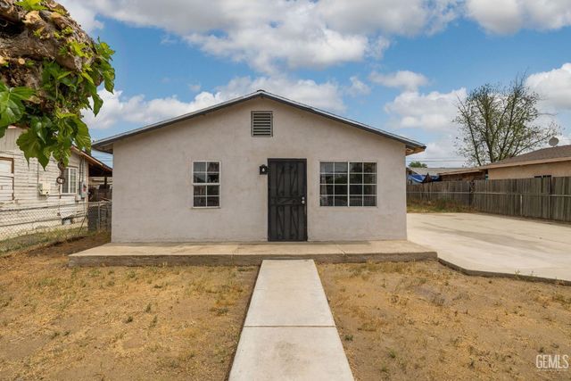 10001 Waco Avenue, Lamont, CA 93241
