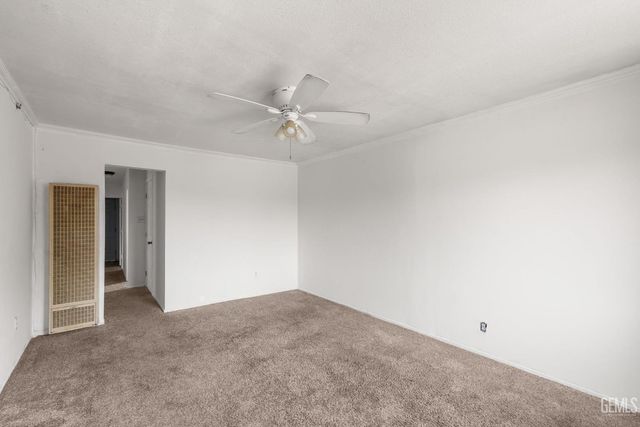 10001 Waco Avenue, Lamont, CA 93241