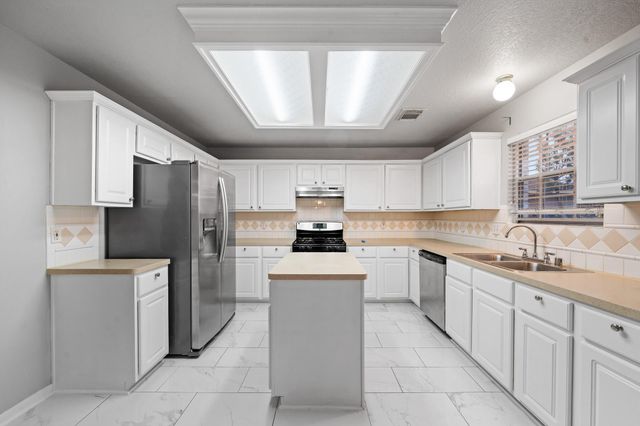 3321 Sapling Oak Drive, Houston, TX 77082