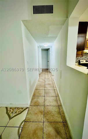 3700 NW 21st St 109, Lauderdale Lakes, FL 33311