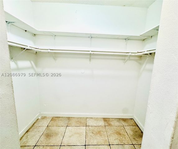 3700 NW 21st St 109, Lauderdale Lakes, FL 33311