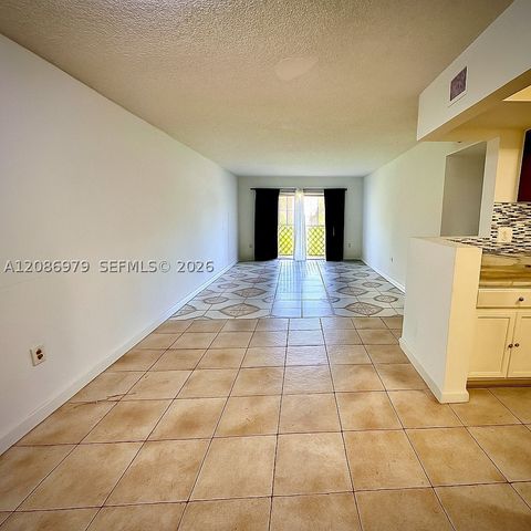 3700 NW 21st St 109, Lauderdale Lakes, FL 33311