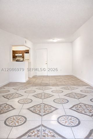 3700 NW 21st St 109, Lauderdale Lakes, FL 33311