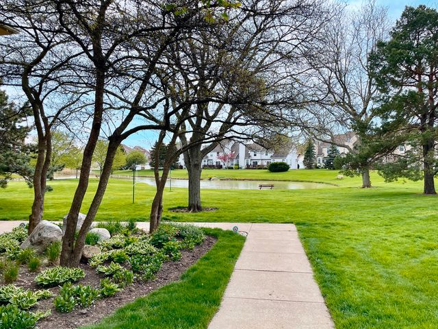 13000 W Heiden Circle 3106, Lake Bluff, IL 60044