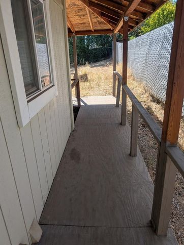 1621&1625 Ferry Street, Anderson, CA 96007