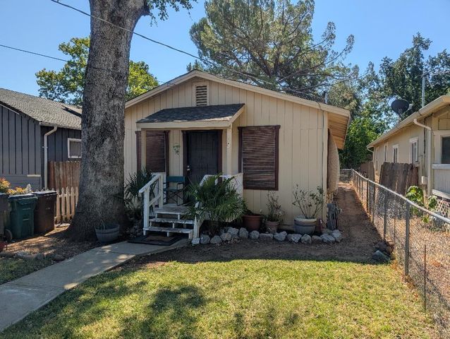 1621&1625 Ferry Street, Anderson, CA 96007