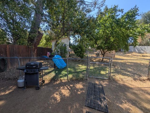 1621&1625 Ferry Street, Anderson, CA 96007