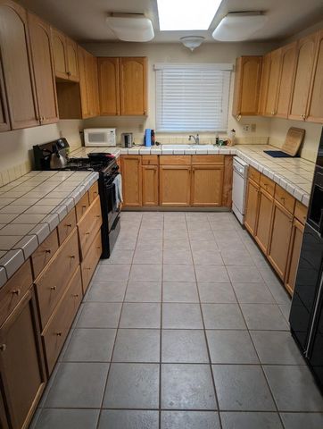 1621&1625 Ferry Street, Anderson, CA 96007