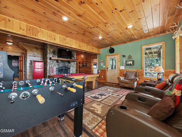 2414 Walnut Cove Way, Sevierville, TN 37862