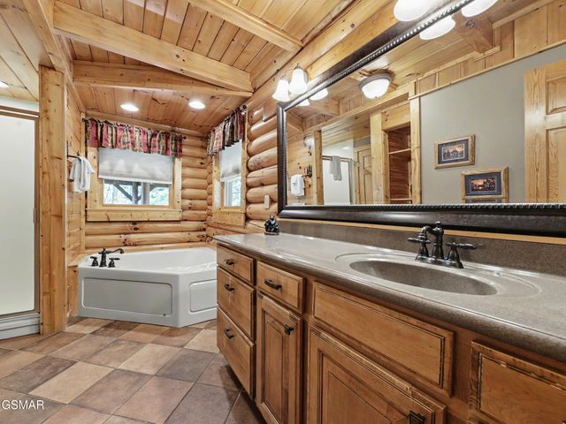 2414 Walnut Cove Way, Sevierville, TN 37862