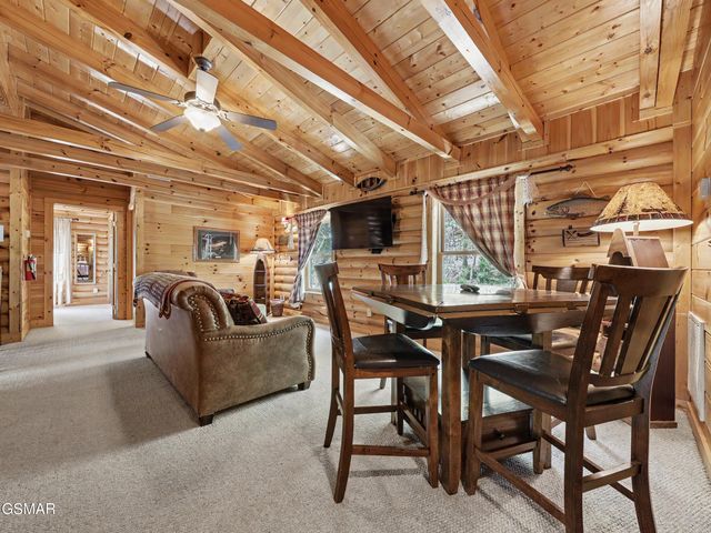 2414 Walnut Cove Way, Sevierville, TN 37862