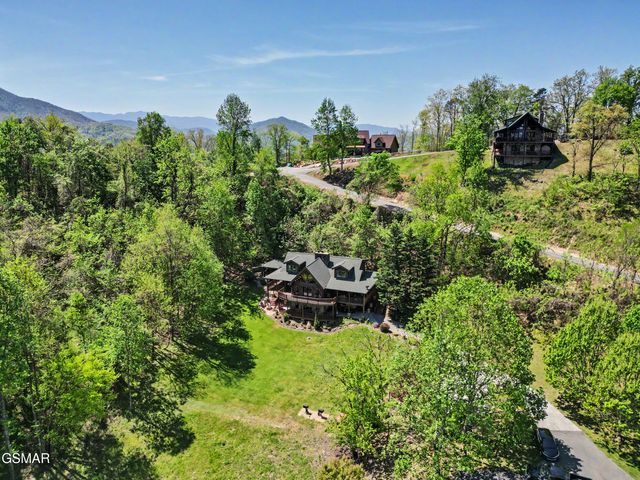 2414 Walnut Cove Way, Sevierville, TN 37862