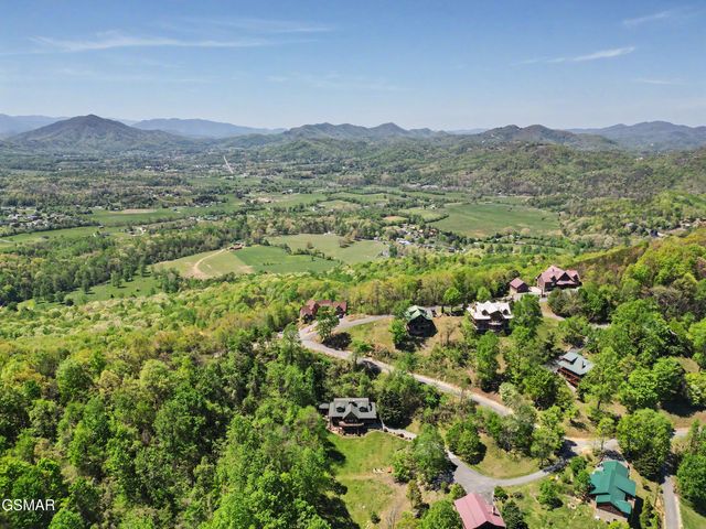 2414 Walnut Cove Way, Sevierville, TN 37862