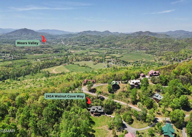 2414 Walnut Cove Way, Sevierville, TN 37862