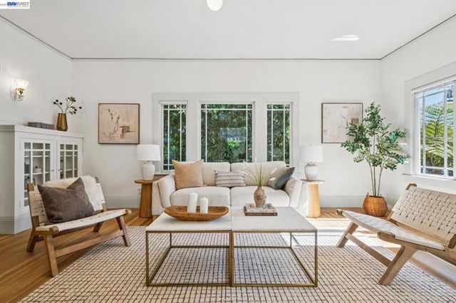 2221 Roosevelt, Berkeley, CA 94703