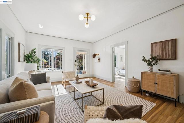 2221 Roosevelt, Berkeley, CA 94703