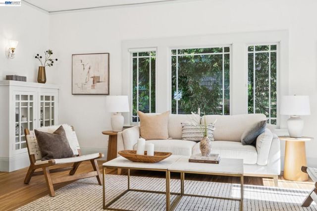 2221 Roosevelt, Berkeley, CA 94703